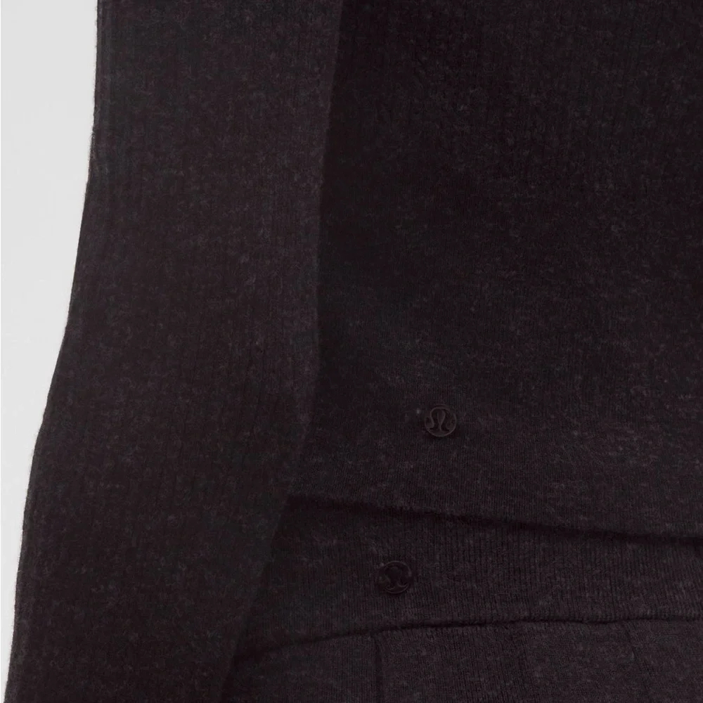 Lululemon Soft Micro Cable Merino
Hooded Cardigan ⭐️ NWT⭐️ XS ⭐️ - Picture 11 of 11